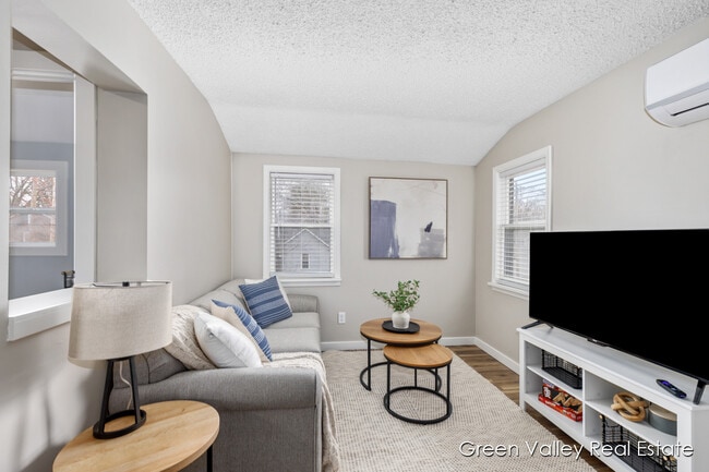 Photo - 1543 Beidler St Unit 4