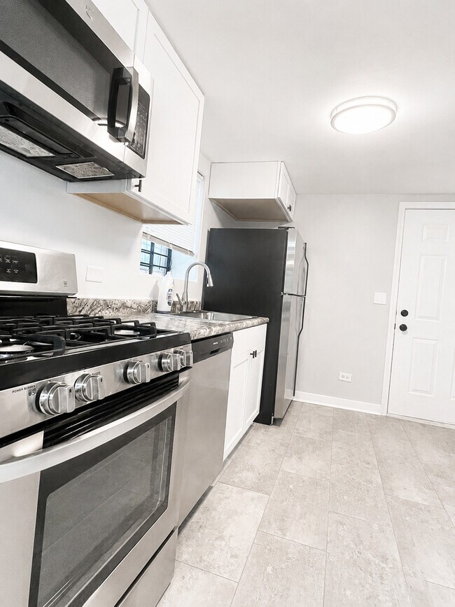 1249 S Kolin Ave Unit GRDN