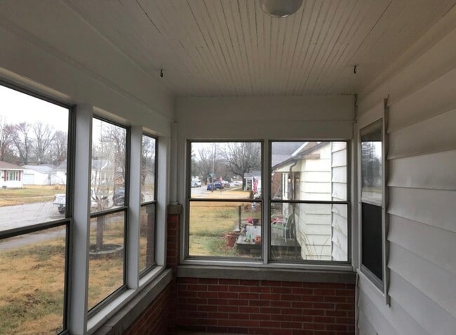 Photo - HOUSE...fenced in backyard