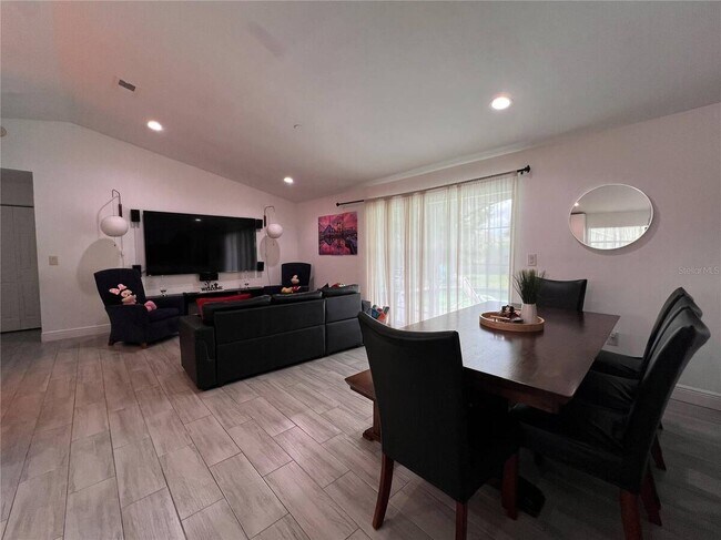 Photo - 638 Baldwin Dr