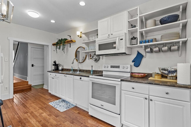 Photo - 3 Bond St Unit SI FL3-ID1438820P