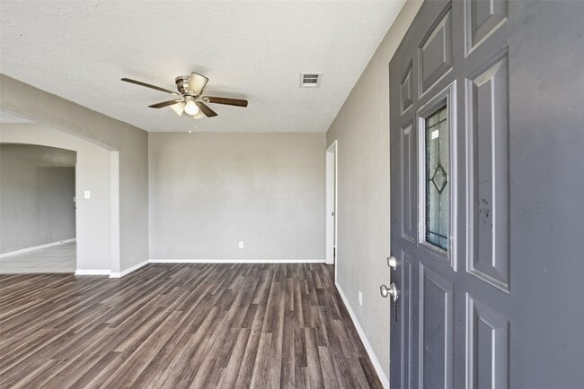 Photo - 10507 Seaford Dr