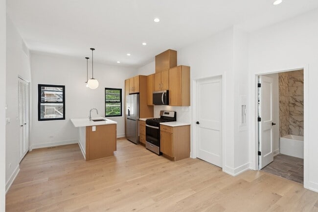 Photo - 3641 N Wilton Ave Unit CH