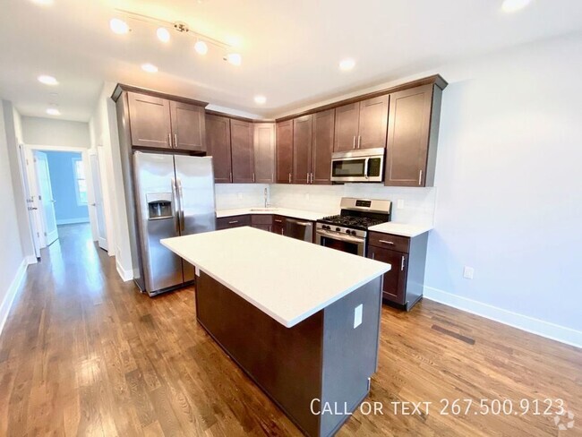 Building Photo - Absolutely Gorgeous Condo Available Now W/... Unit A