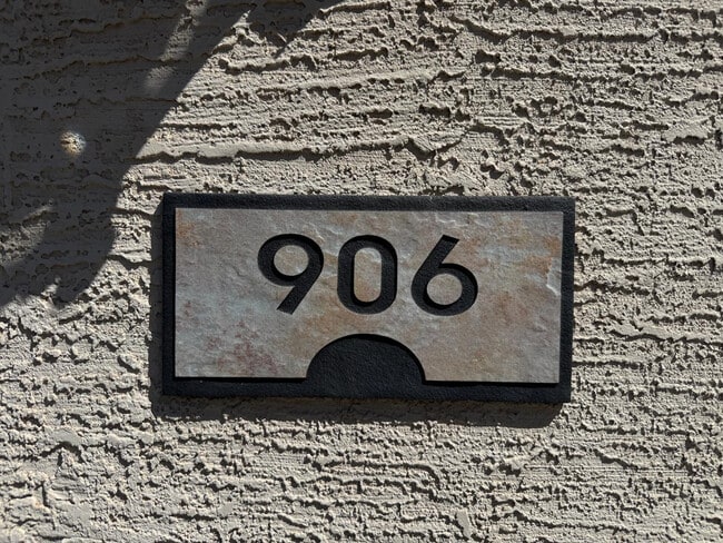 Photo - 906 W Glenmere Dr