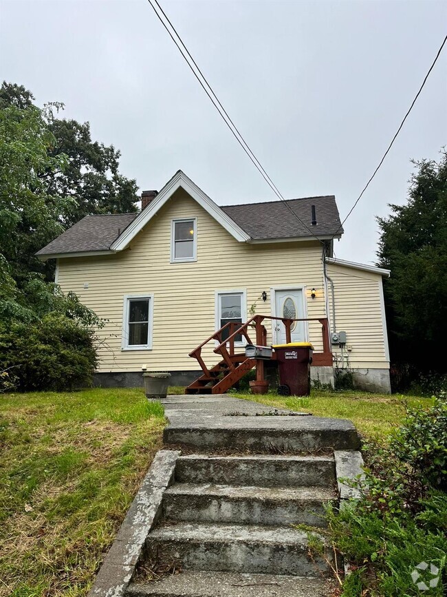 Building Photo - 22 Locust St Rental