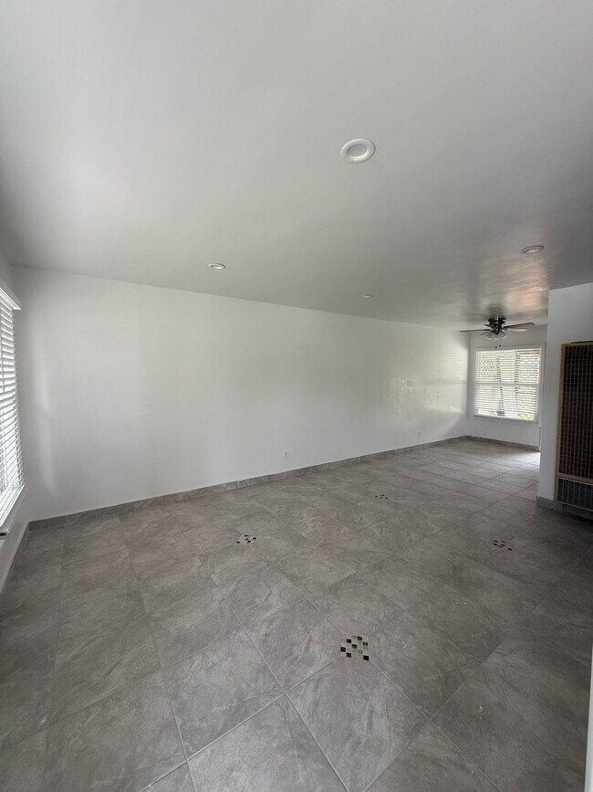 Photo - 10408 Edison Way