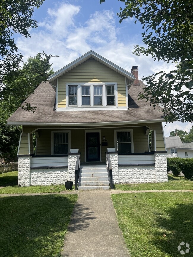 Building Photo - 2806 E High St Rental