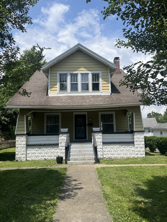 Photo - 2806 E High St House