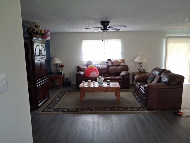 Photo - 2275 Briarwood Dr SW