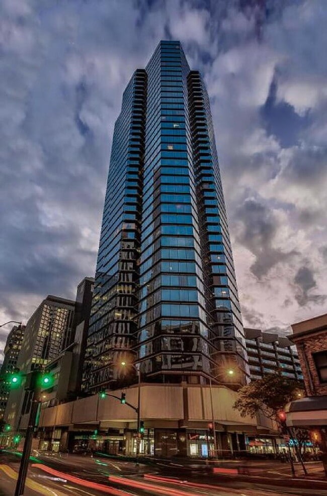 Building Photo - To register for the showing time below, no... Rental