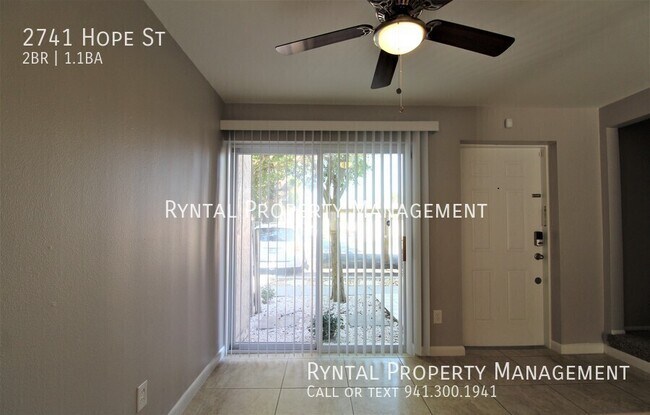 Photo - 2741 Hope St