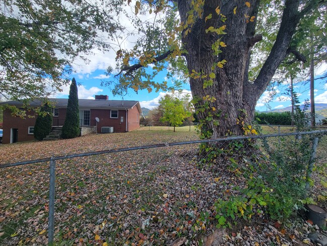 Photo - 21 Pilipinas Dr