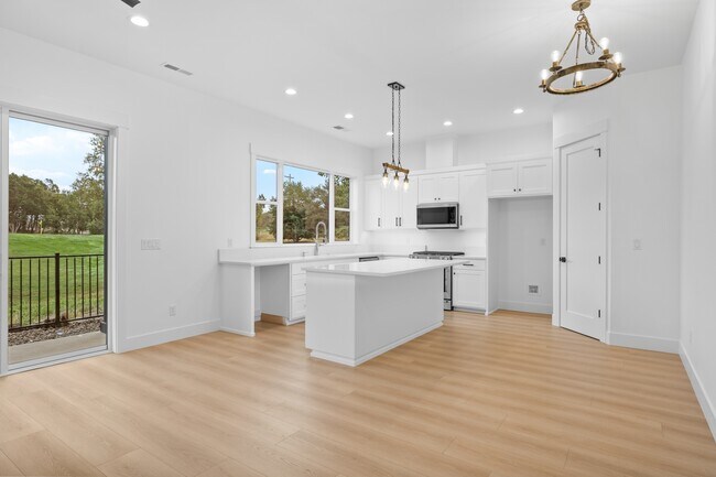 Photo - 109 Golf View Dr