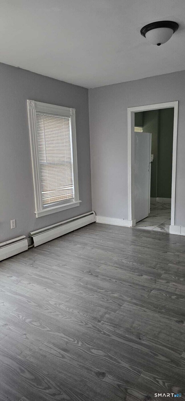 571 1st Ave Unit 2