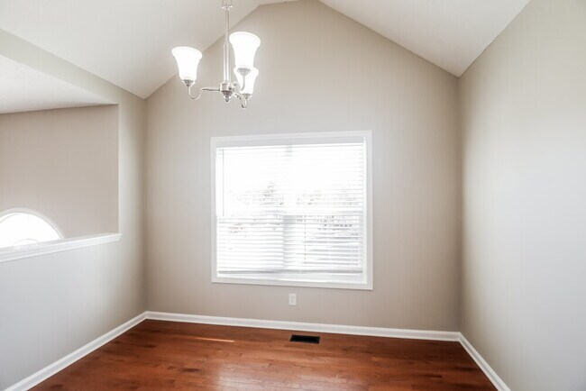 Photo - 55 Richmond Dr