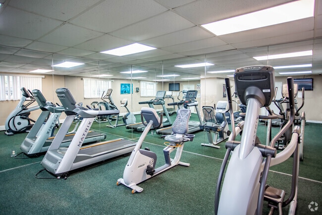 Gimnasio - Deer Creek Apartments