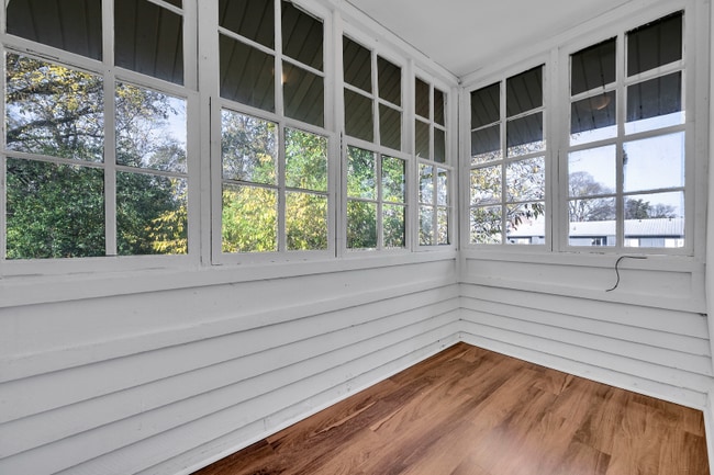 Photo - 2348 Court R