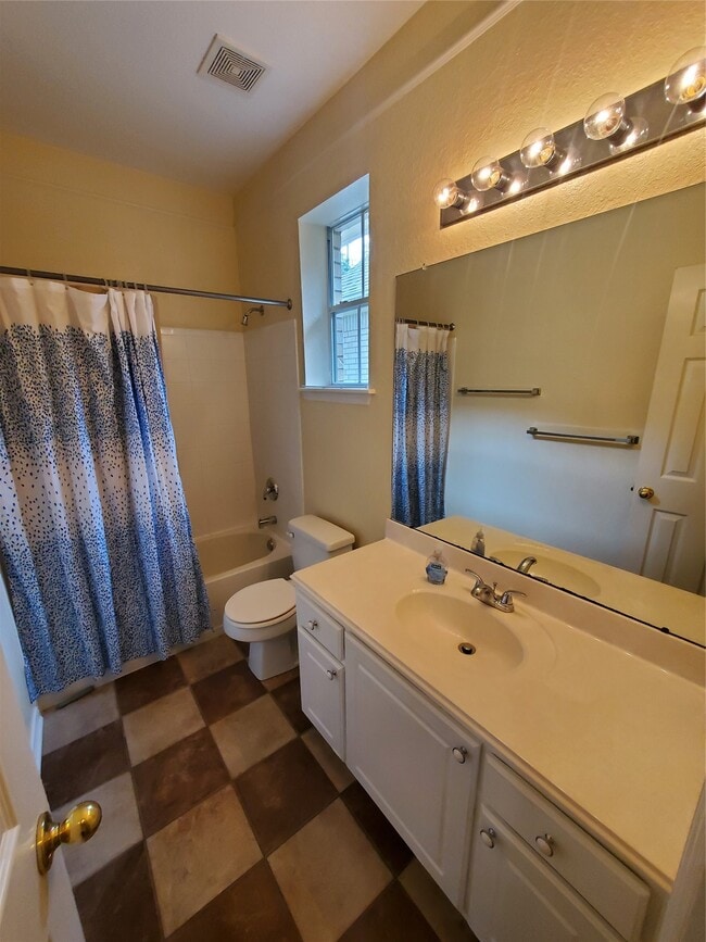 Photo - 2715 Falling Forest Ct