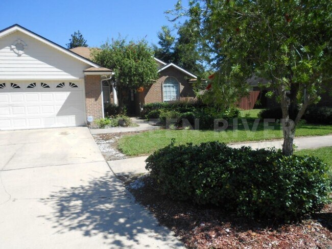 Building Photo - Fleming Island 3 bedroom, 2 bath Beauty with Space to Breathe!!