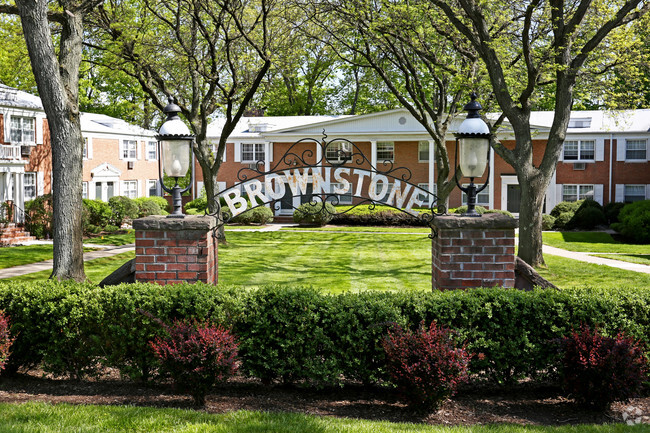 Brownstone and Main Union Apartments - Brownstone and Main Union Apartments