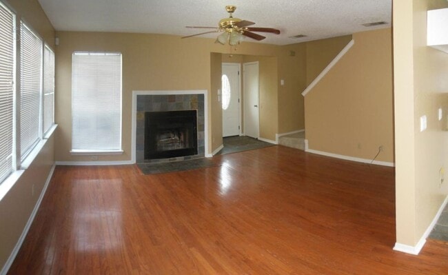 Photo - 1611 West Ln