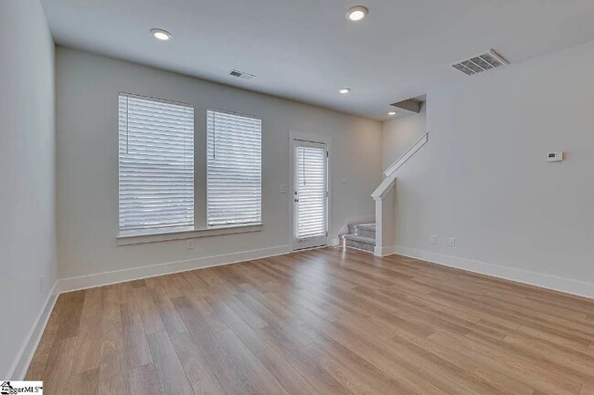 Photo - 103 Shallons Dr