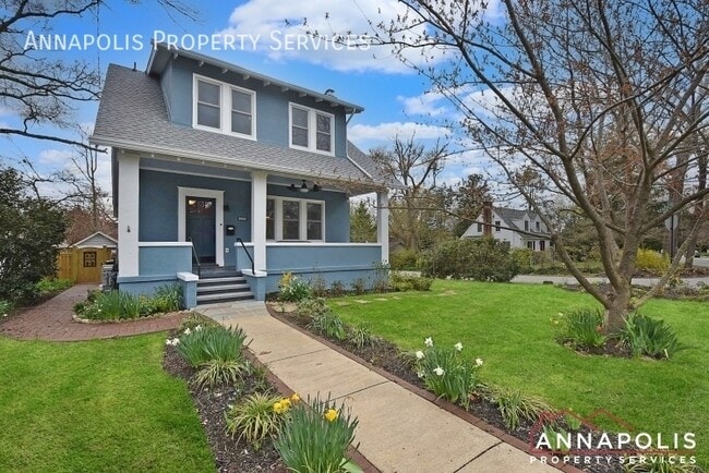 Building Photo - 209 Claude St