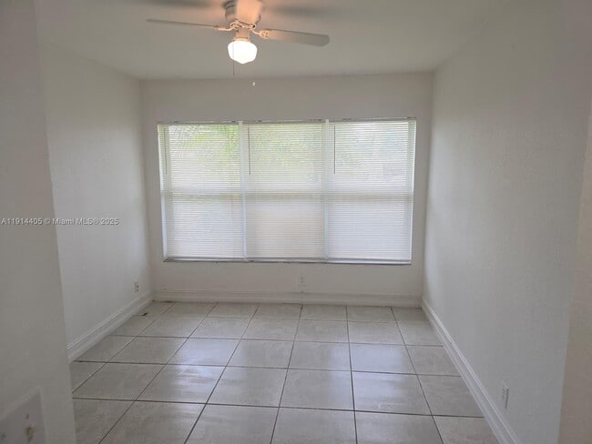 Photo - 3260 NE 19th Ave Unit Apt 2