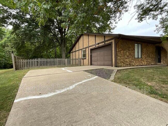 Photo - 23 Innsbruck Ln