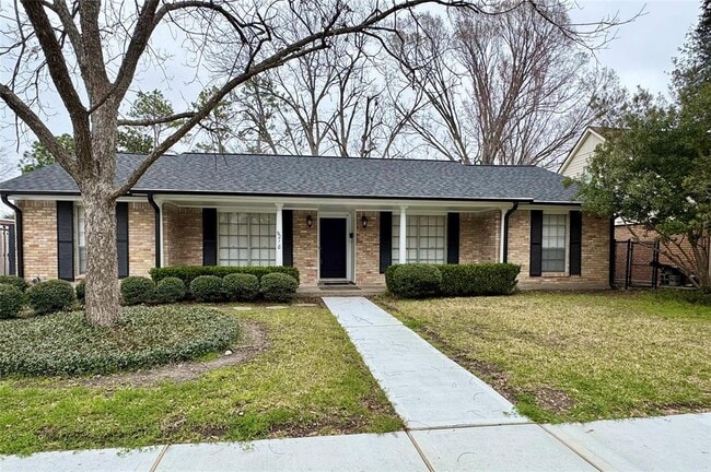 Building Photo - 8218 Edgemoor Dr Rental