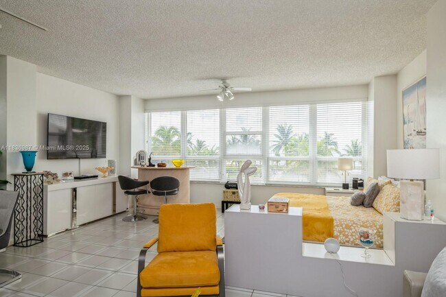 Photo - 4925 Collins Ave Unidad 2D