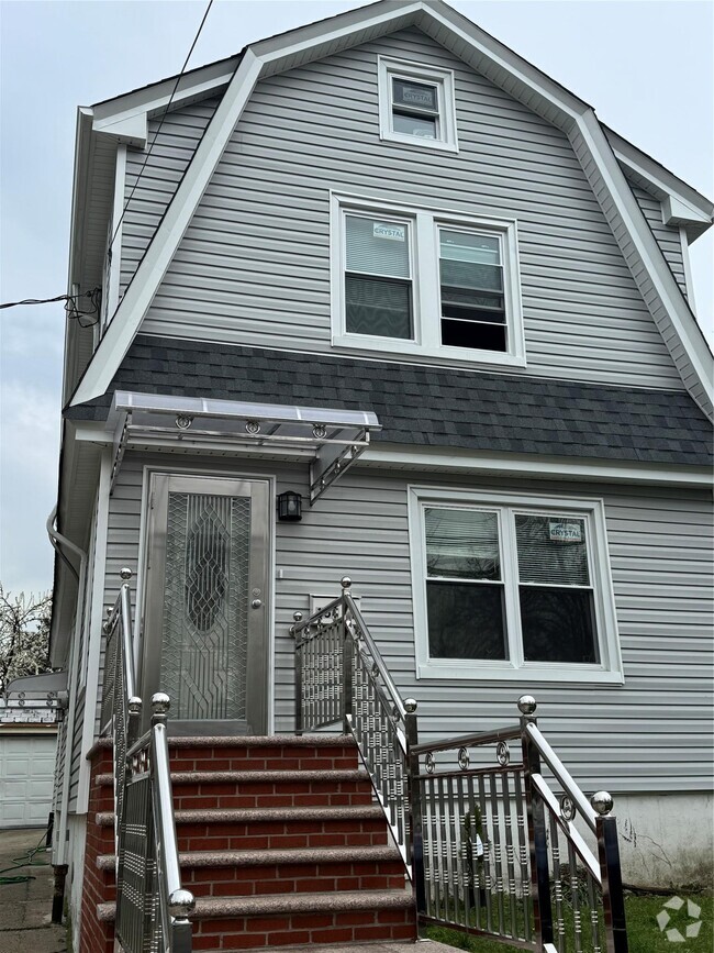 Building Photo - 155-12 32nd Ave Unit 1st FL+LL Rental