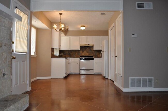 Photo - 6901 Argonne Forest Cove