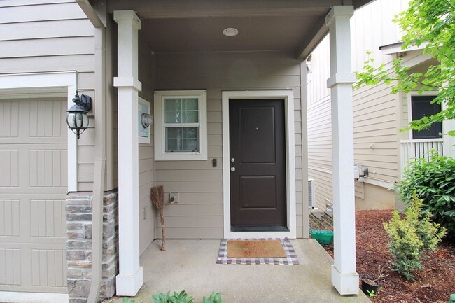 Photo - 3 Bedroom Luxury Townhouse in Beautiful Happy Valley