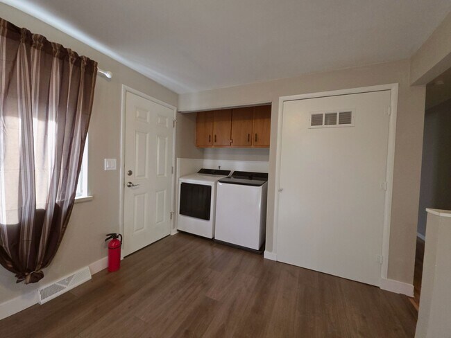 Photo - 209 S Hooker St