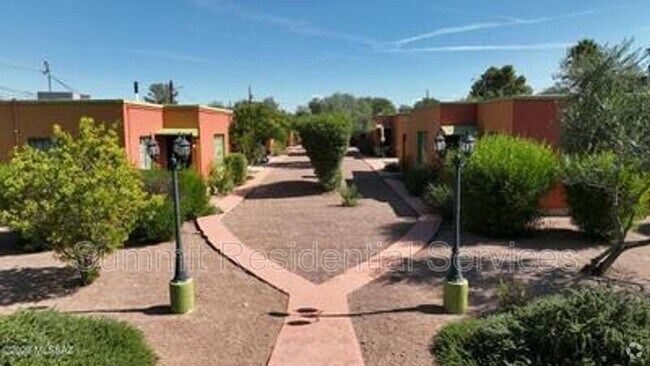 Building Photo - 1942 N Tucson Blvd Rental