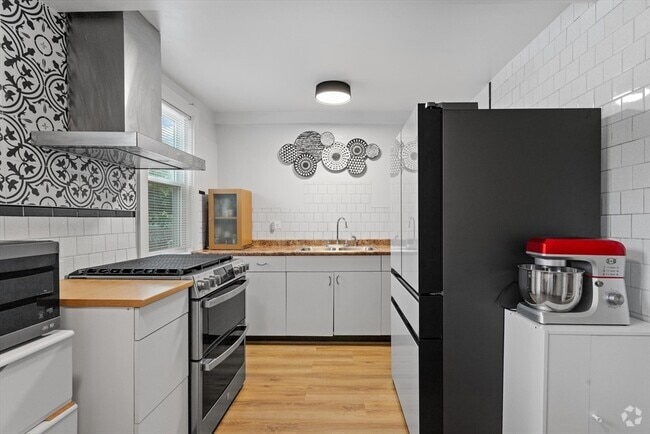 Building Photo - 39 Grandfield St Rental