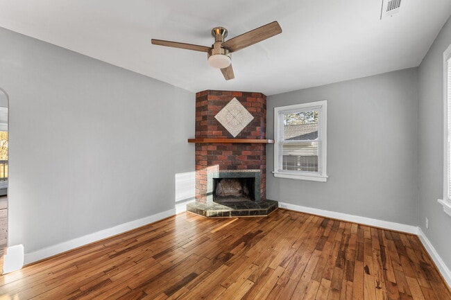 Photo - 108 E Magruder St