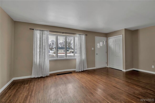 Building Photo - 317 Hedwig Dr