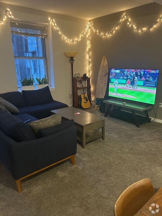 Building Photo - Welcome to Urban Elegance in the Heart of ... Unit 301 Rental