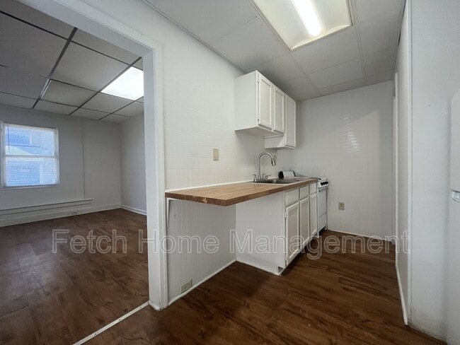 Building Photo - 521 Lehman St