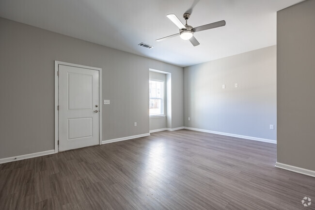 2BR, 2BA - 1072SF