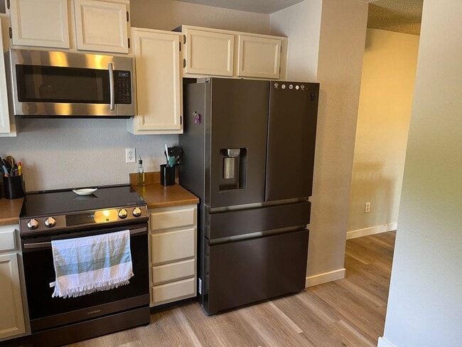 Photo - Spacious 3-bed, 1-bath Heights Townhome