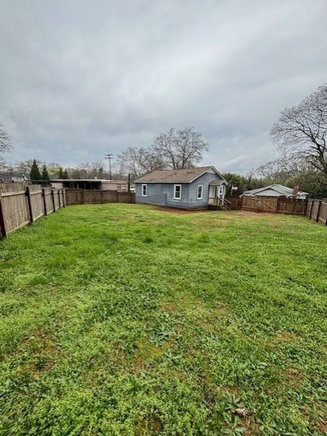 Photo - Quaint 2 Bedroom 1 Bath Home with LARGE fe...