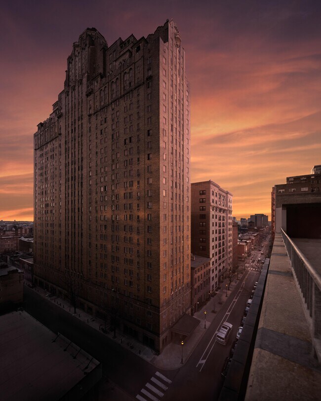 Building Photo - The Drake