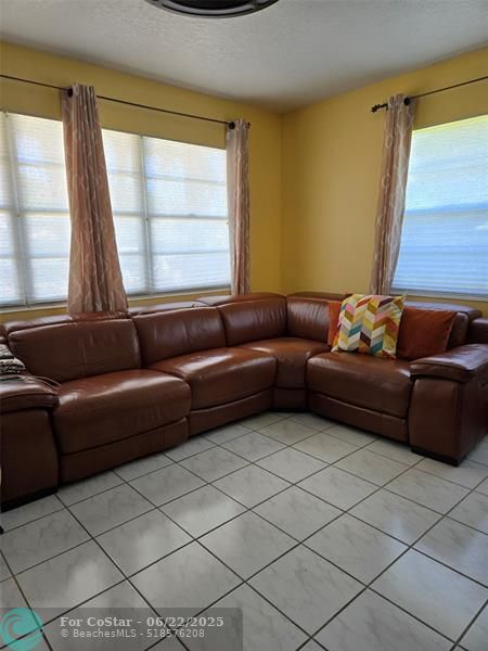 Photo - 21 Ventnor Dr