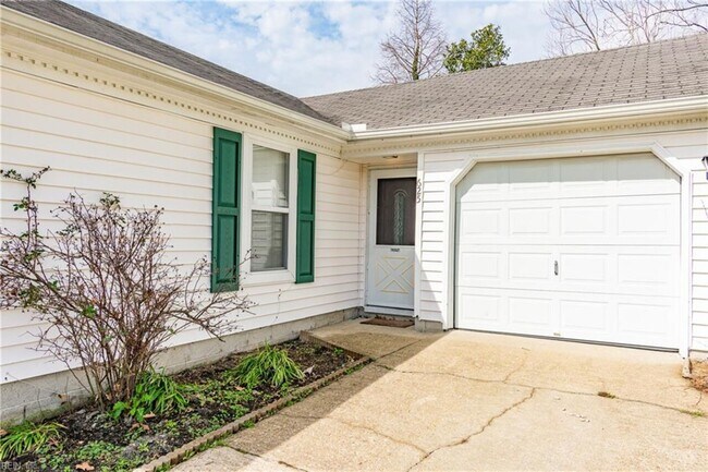 Photo - 625 Aylesbury Drive