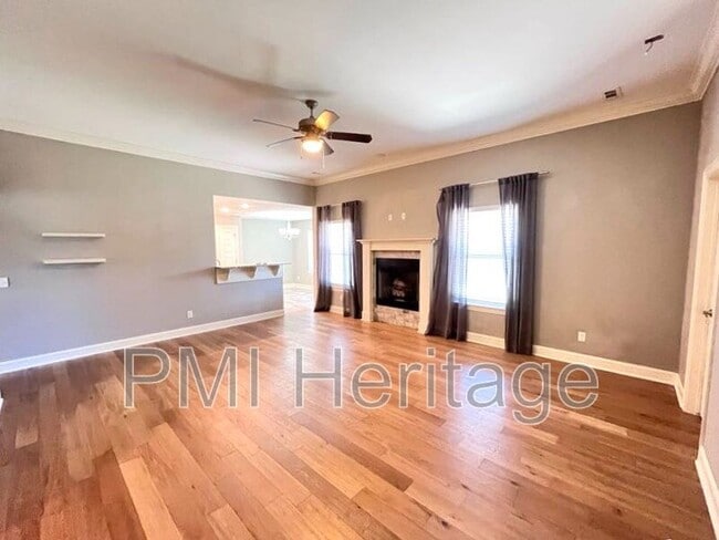 Photo - 7549 Devonshire Ave