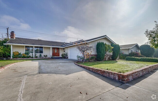 Building Photo - Updated 3 Bedroom 2 Bath Home - Top Cupert...